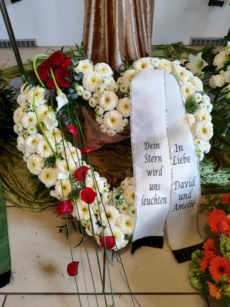 Trauerfloristik – Blumenhof Kerst Walschleben, Bild 2
